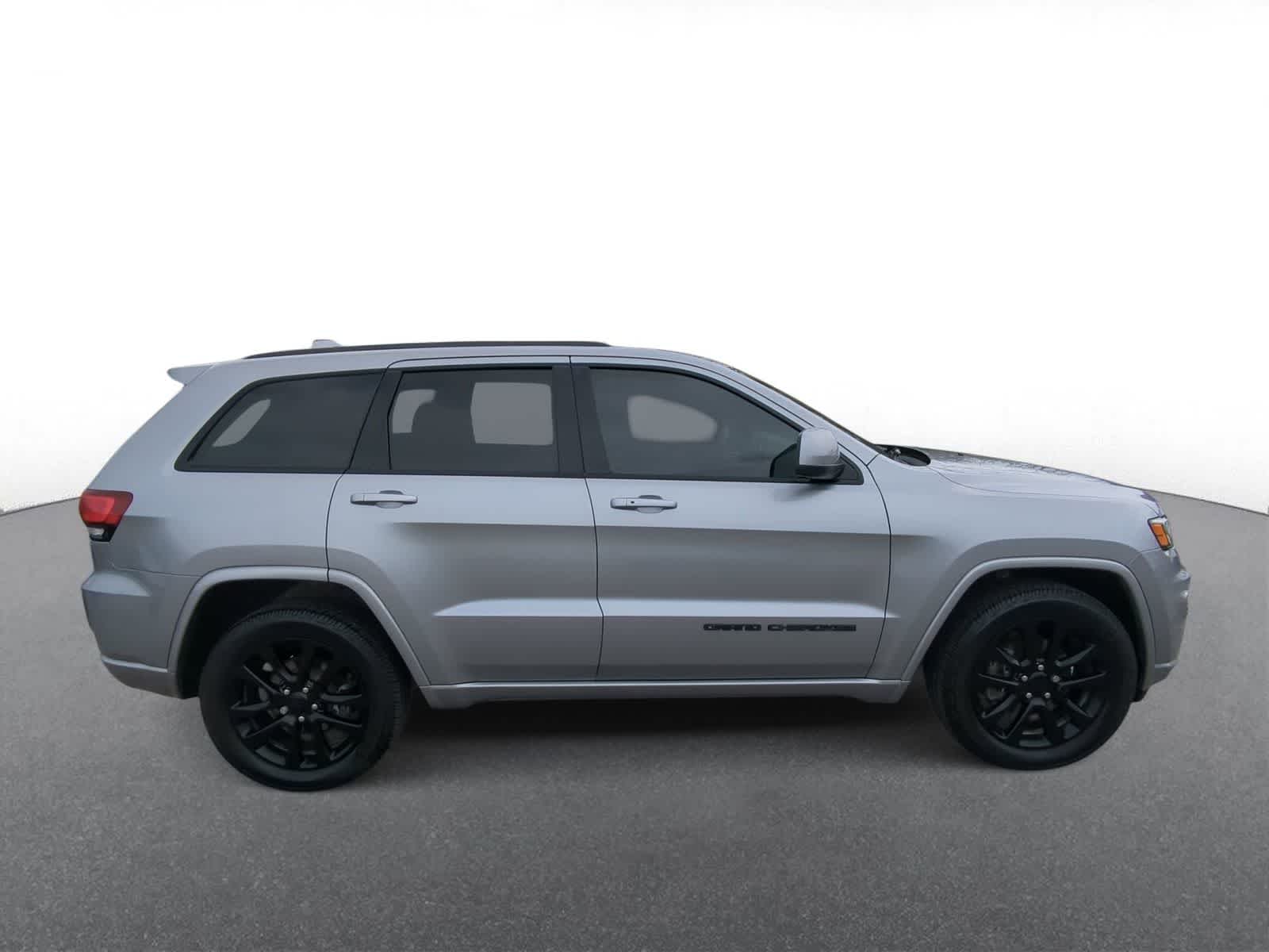 Thumbnail: 2020 Jeep Grand Cherokee - 9