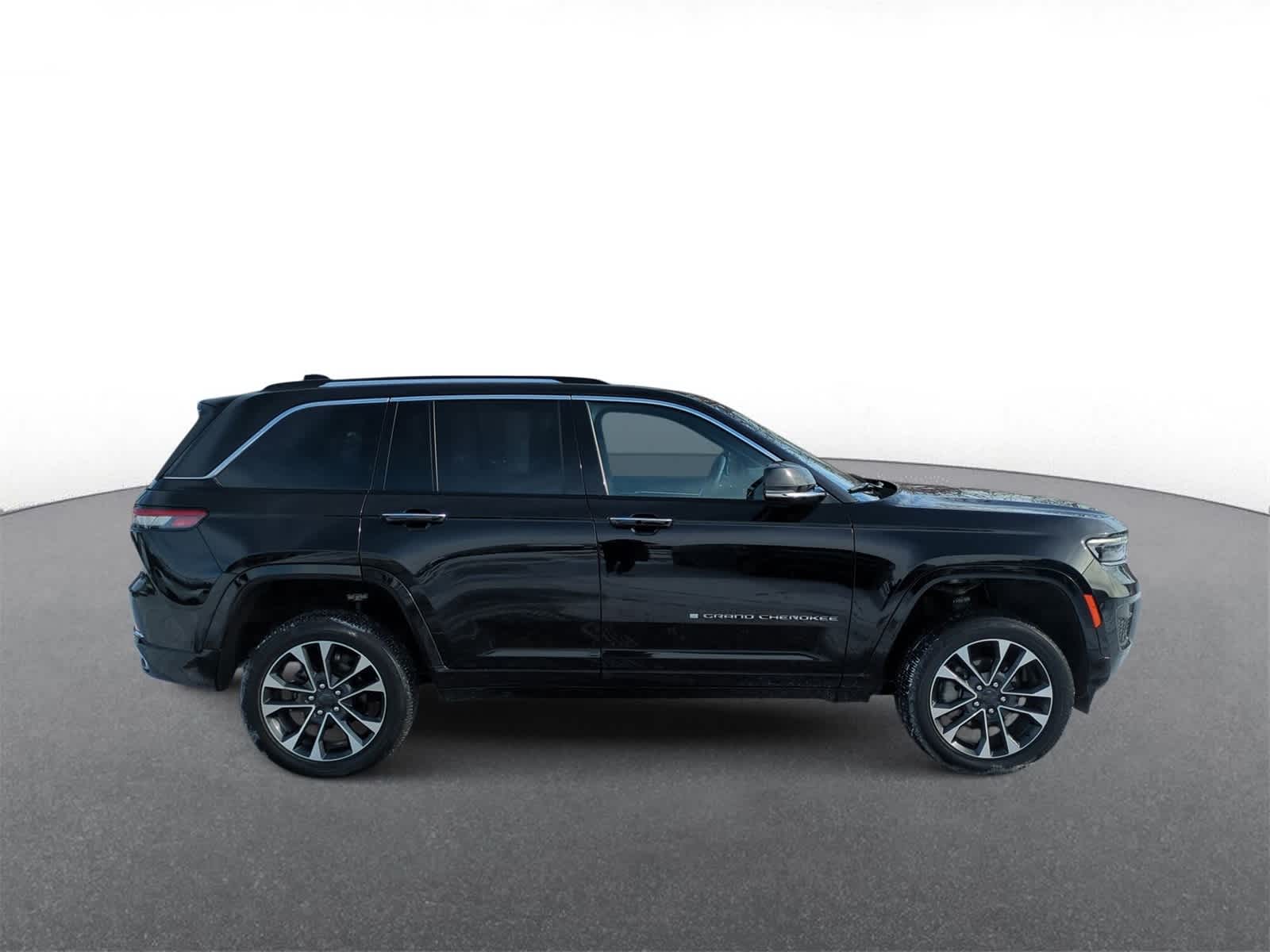Thumbnail: 2023 Jeep Grand Cherokee - 9
