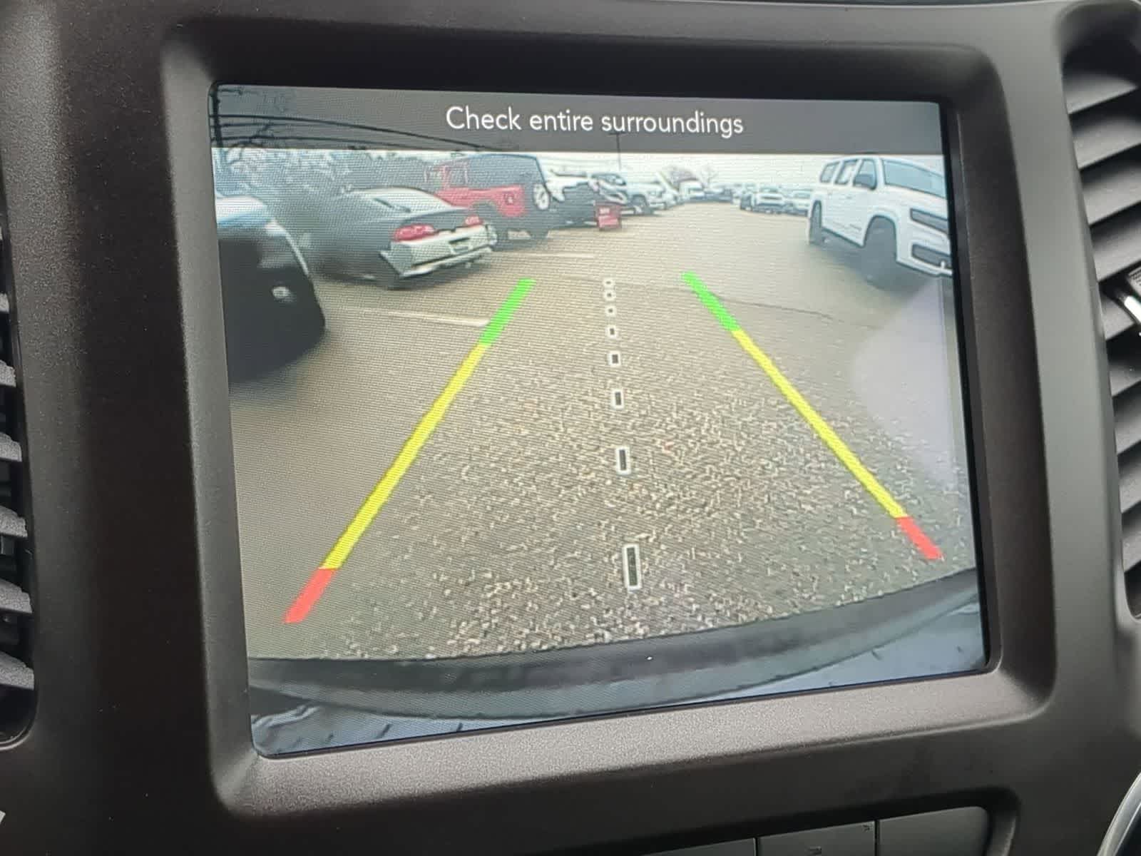 Thumbnail: 2022 Jeep Cherokee - 29