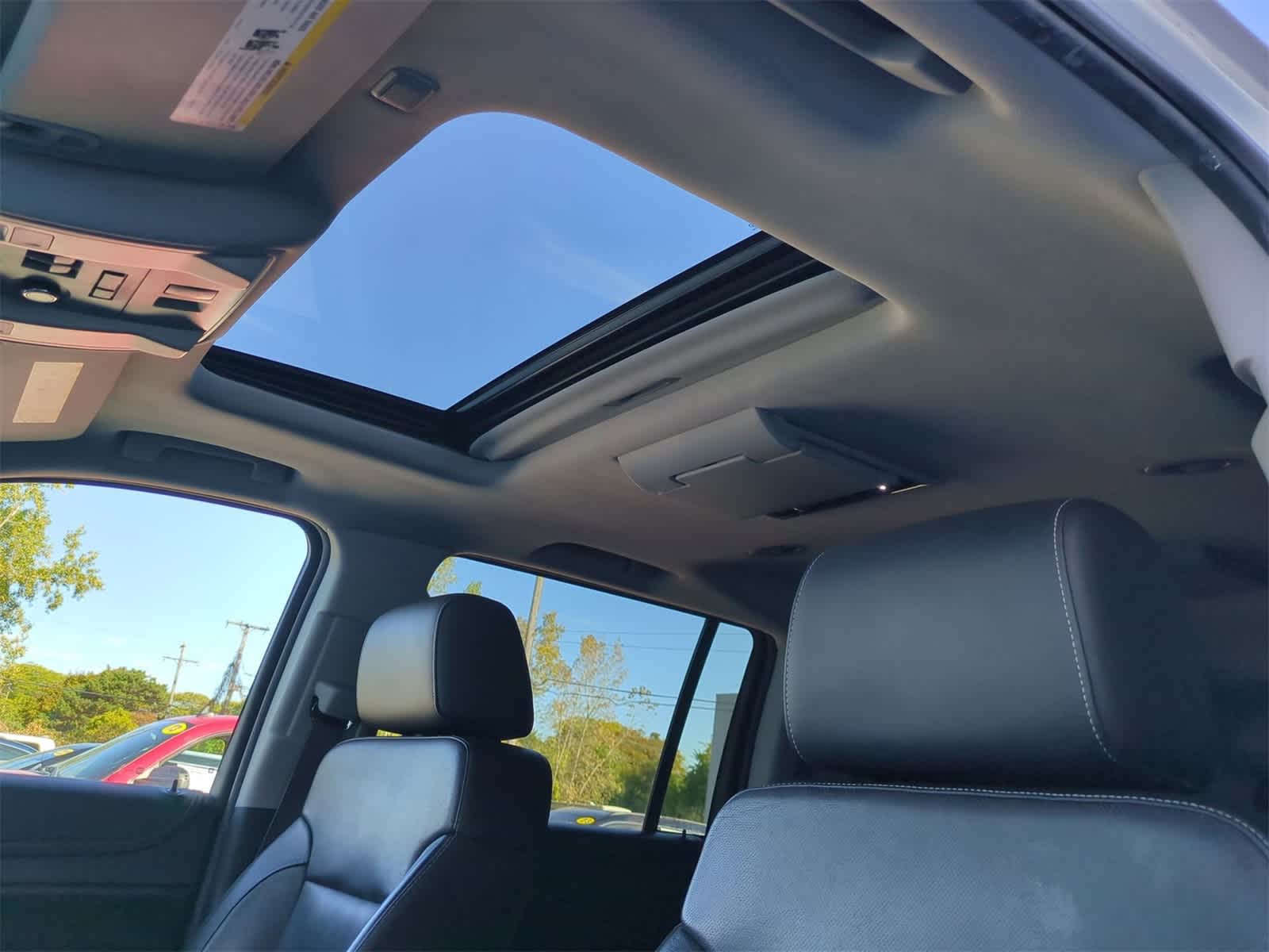 Thumbnail: 2016 GMC Yukon XL - 19