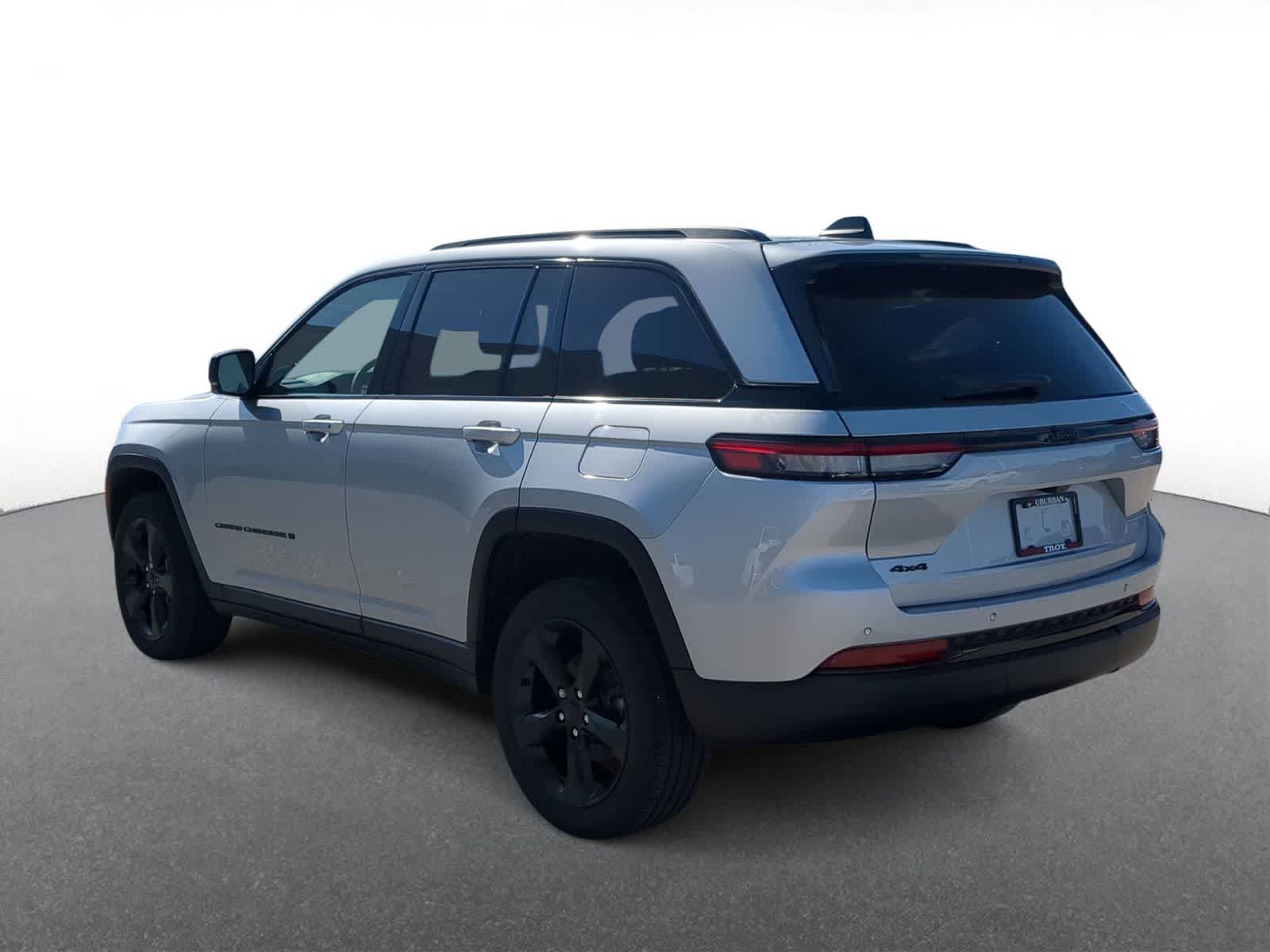 Thumbnail: 2023 Jeep Grand Cherokee - 6