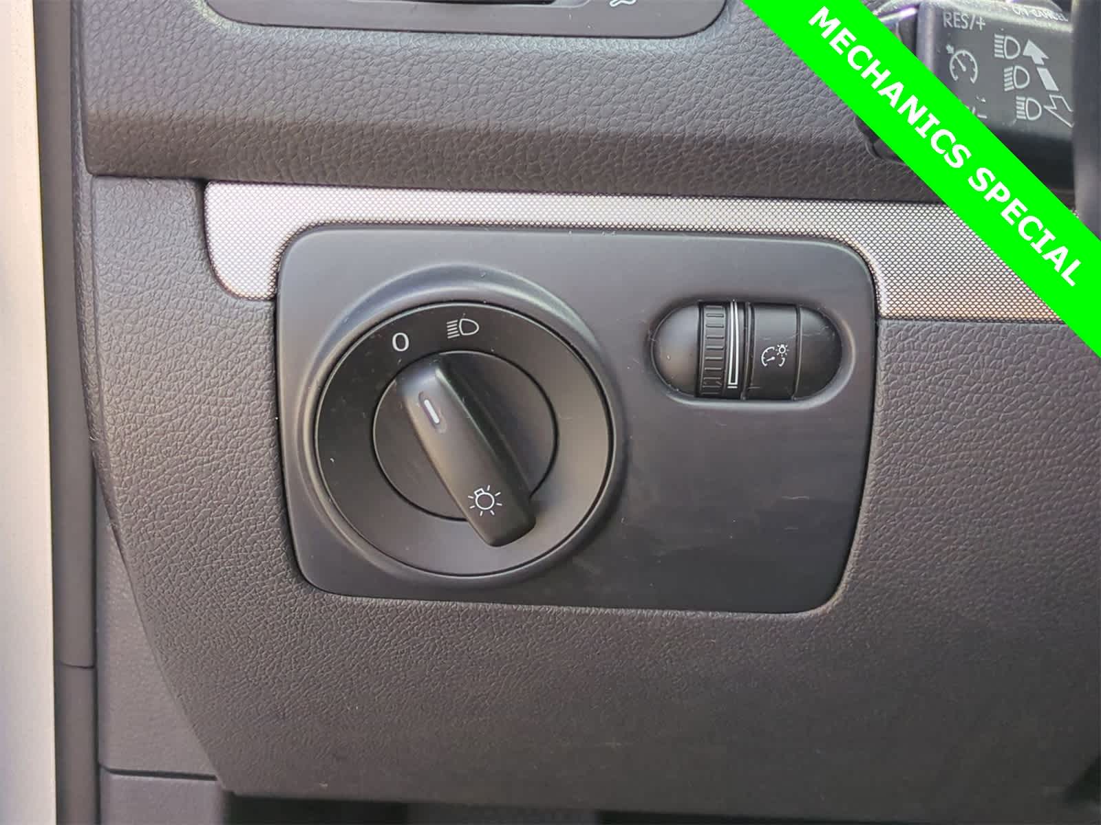 Thumbnail: 2008 Volkswagen Jetta - 24