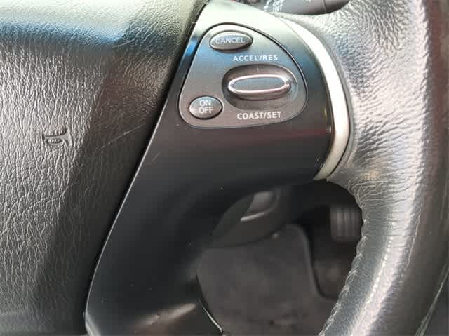 2015 Nissan Pathfinder SV 25