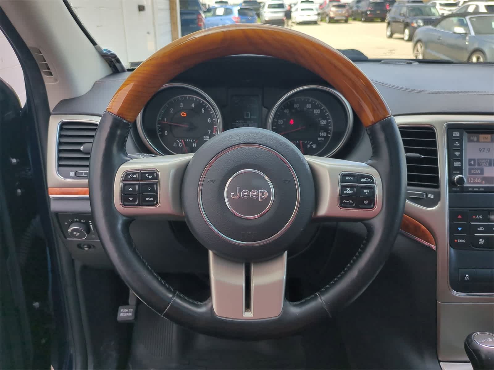 2012 Jeep Grand Cherokee Overland 21