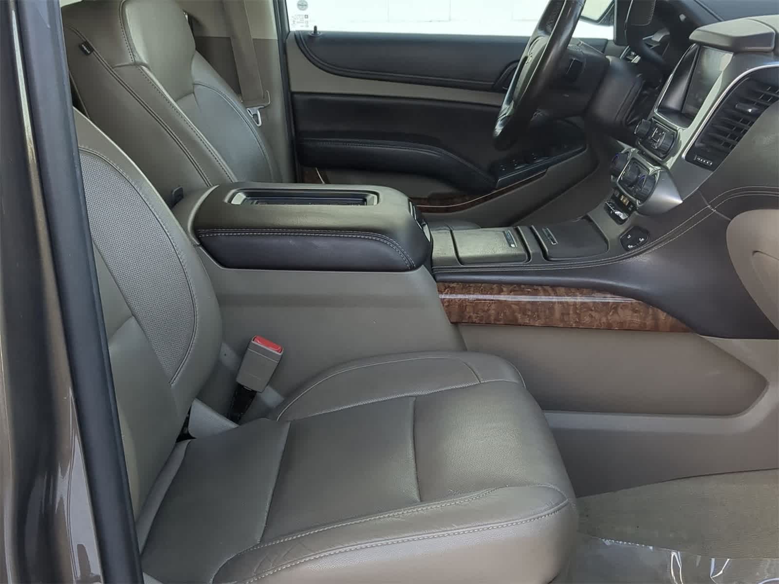 Thumbnail: 2016 Chevrolet Suburban - 30