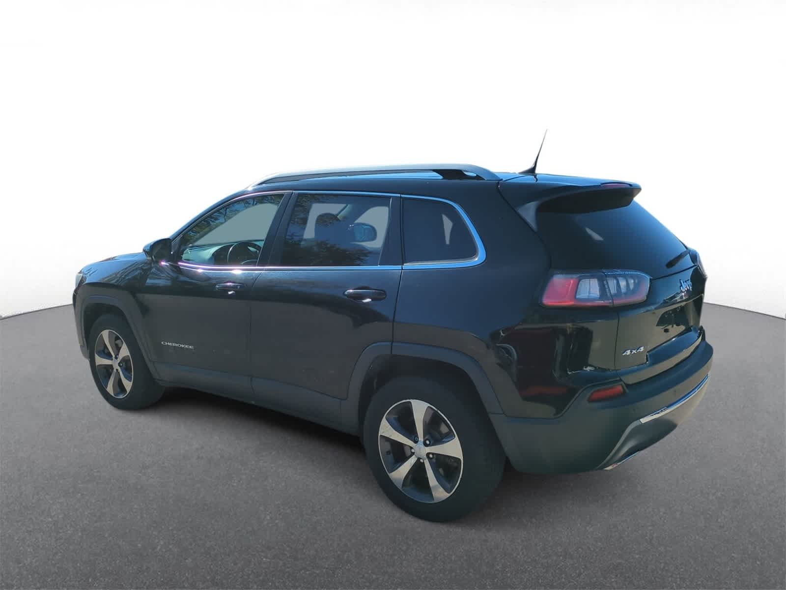 Thumbnail: 2019 Jeep Cherokee - 6