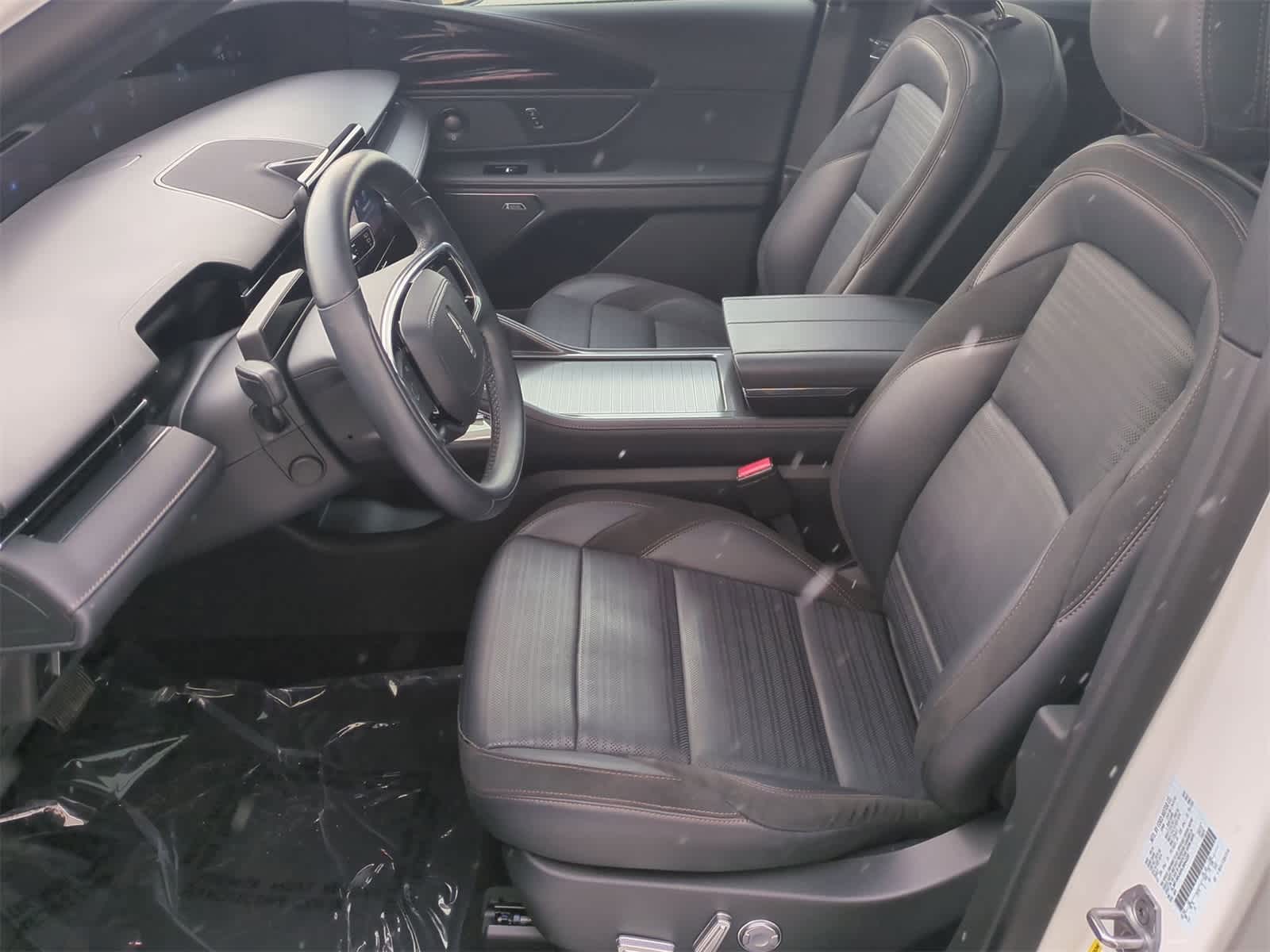 Thumbnail: 2025 Lincoln Nautilus - 16