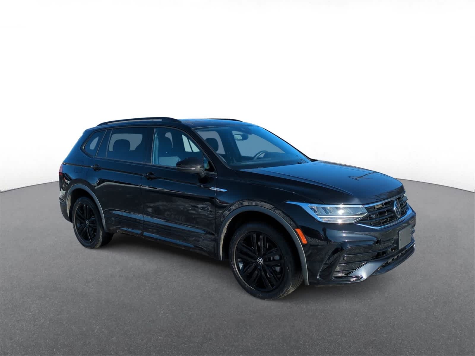 Thumbnail: 2022 Volkswagen Tiguan - 2