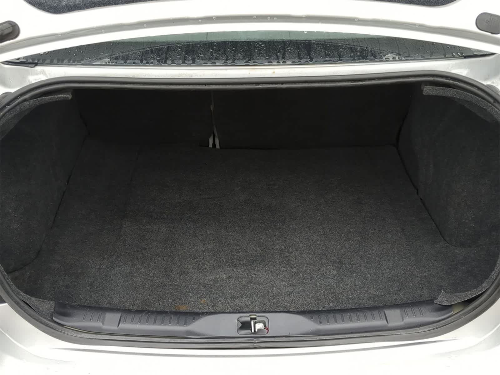 Thumbnail: 2011 Nissan Sentra - 37