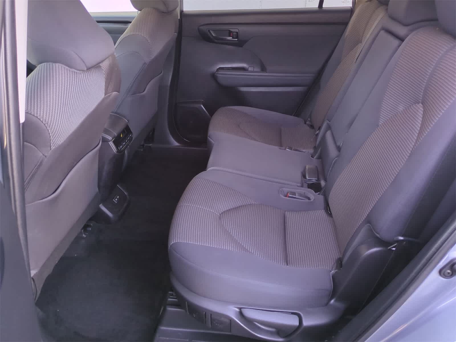 Thumbnail: 2022 Toyota Highlander - 19