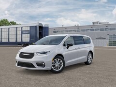 2026 Chrysler Pacifica Select Passenger Van