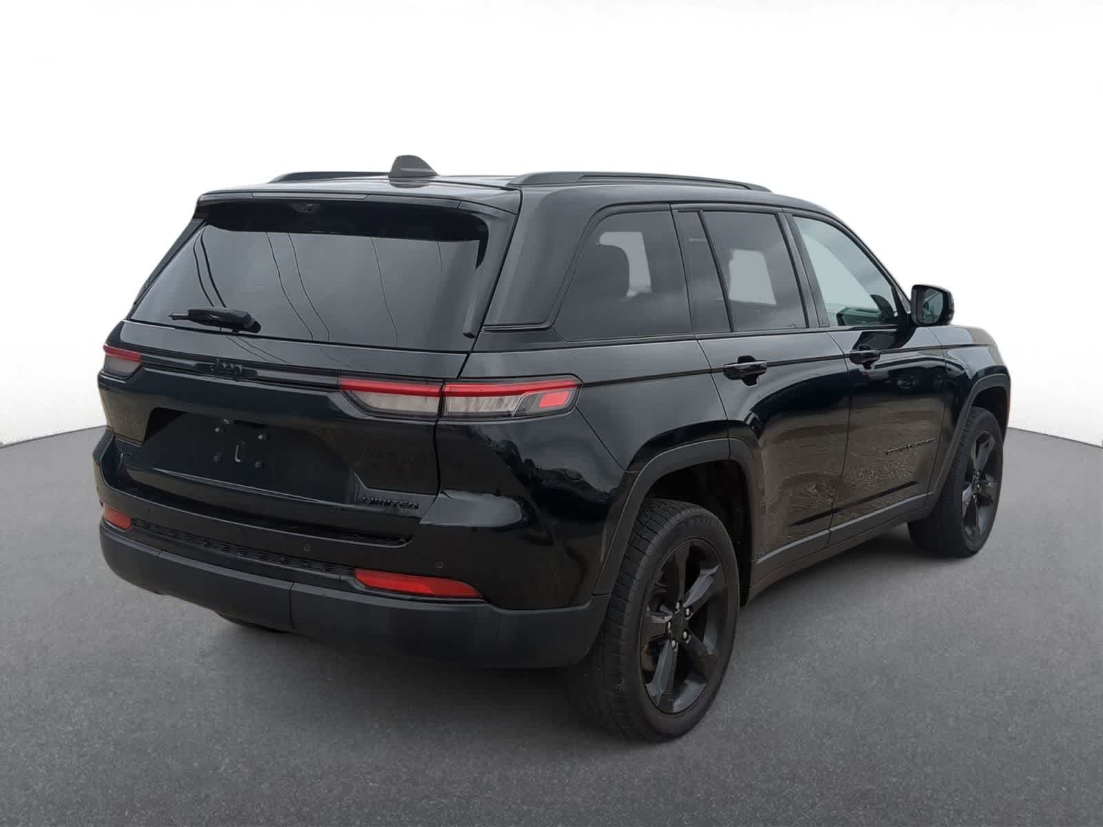 Thumbnail: 2023 Jeep Grand Cherokee - 8