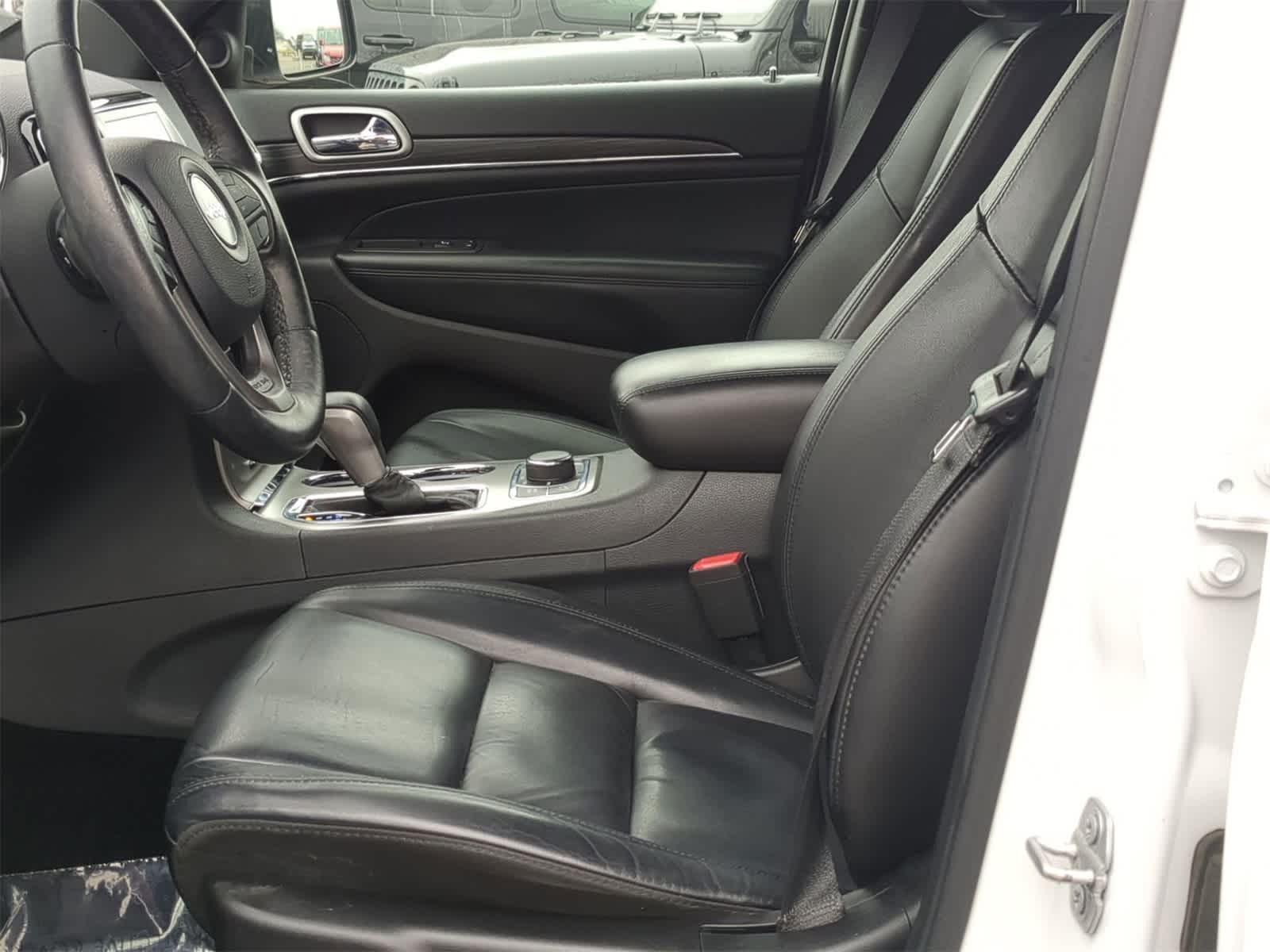 Thumbnail: 2019 Jeep Grand Cherokee - 23