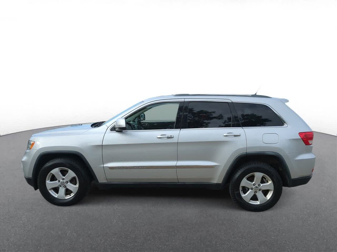 Thumbnail: 2011 Jeep Grand Cherokee - 5