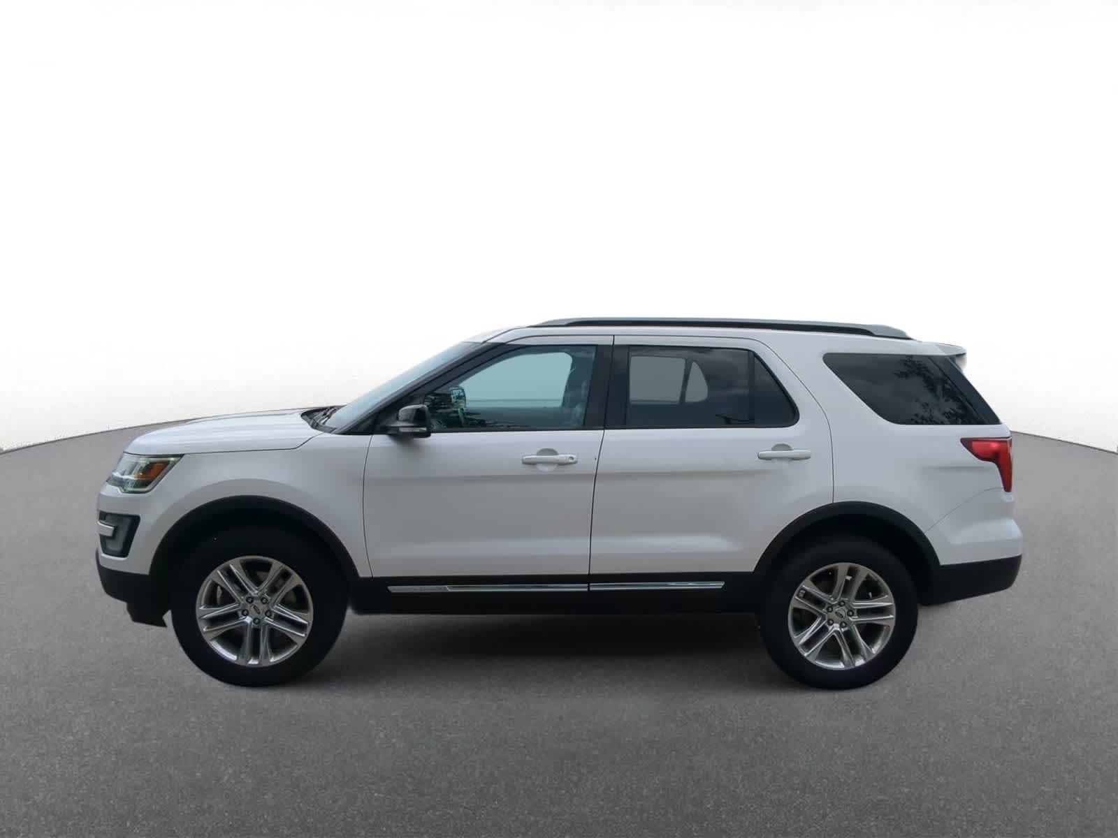 Thumbnail: 2017 Ford Explorer - 5