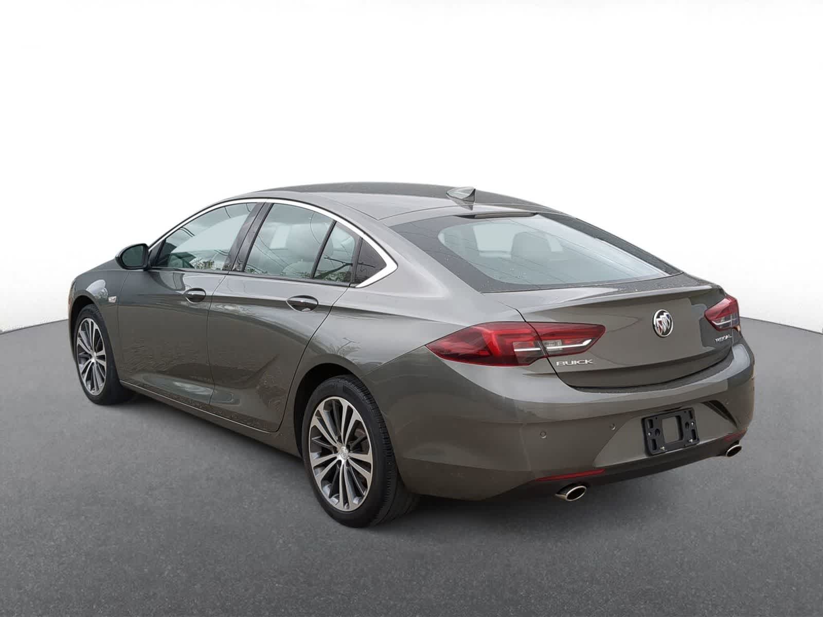 Thumbnail: 2018 Buick Regal - 6