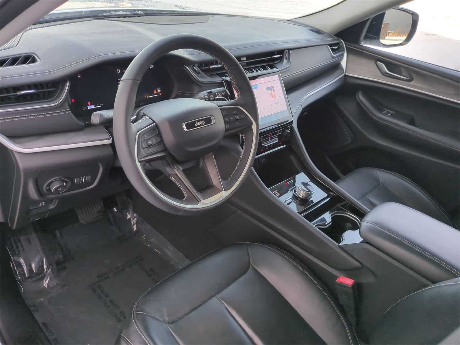 Thumbnail: 2023 Jeep Grand Cherokee - 10