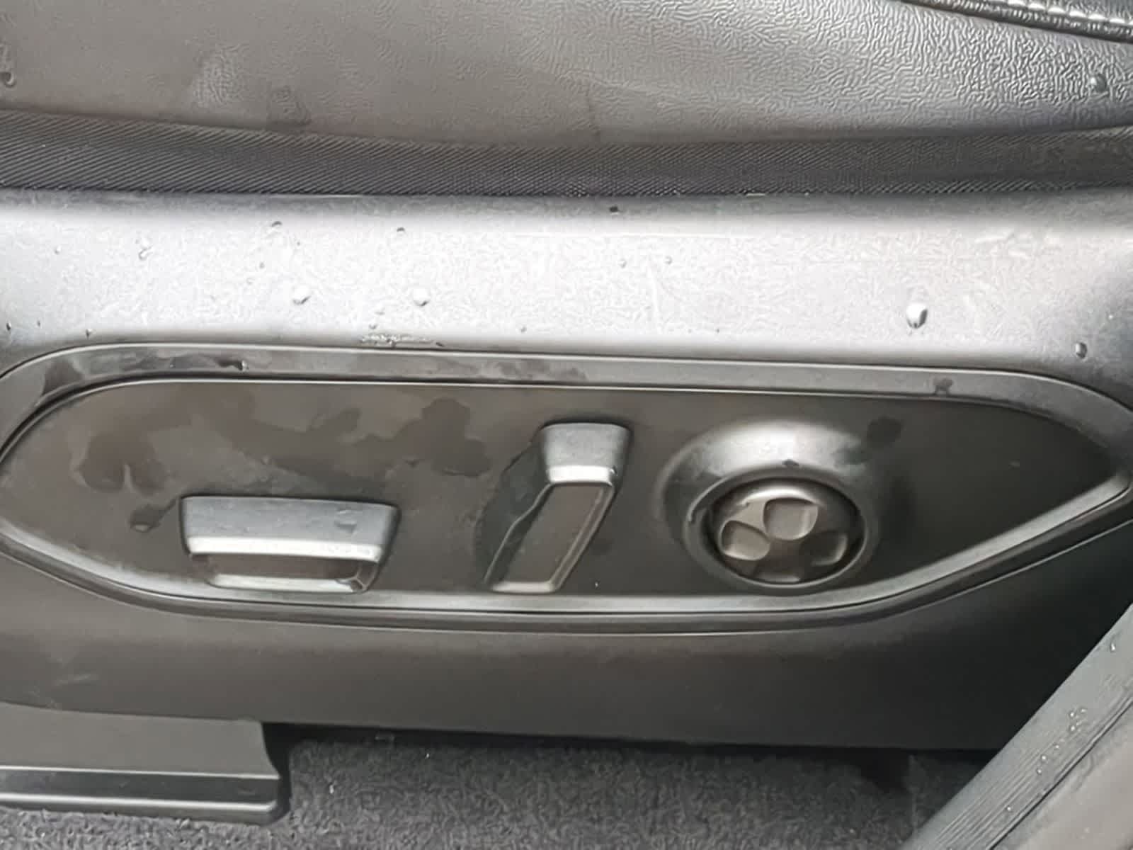 Thumbnail: 2022 Jeep Grand Cherokee - 17