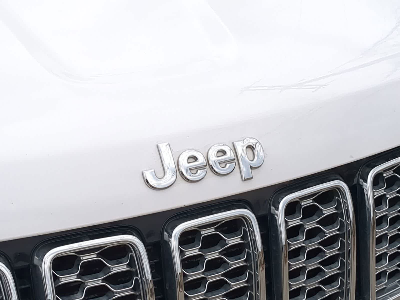 Thumbnail: 2018 Jeep Grand Cherokee - 12