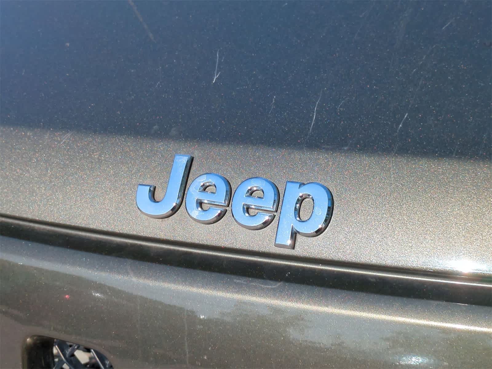 Thumbnail: 2015 Jeep Patriot - 11