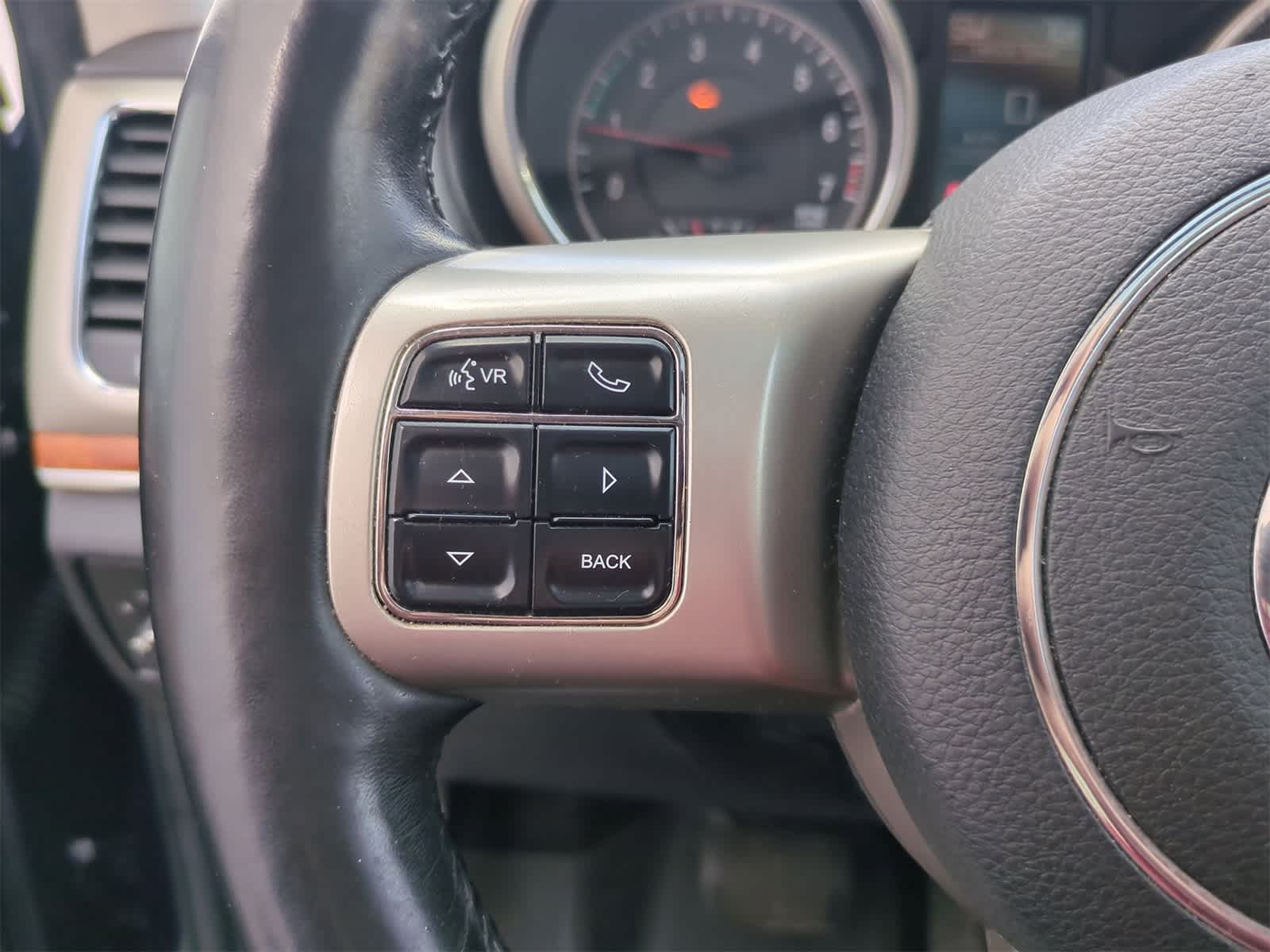 2012 Jeep Grand Cherokee Overland 22