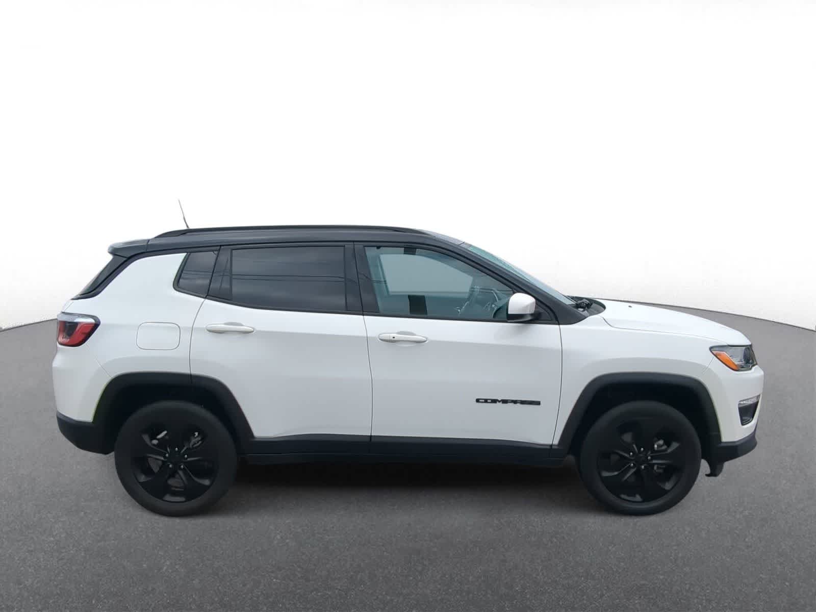 Thumbnail: 2018 Jeep Compass - 9