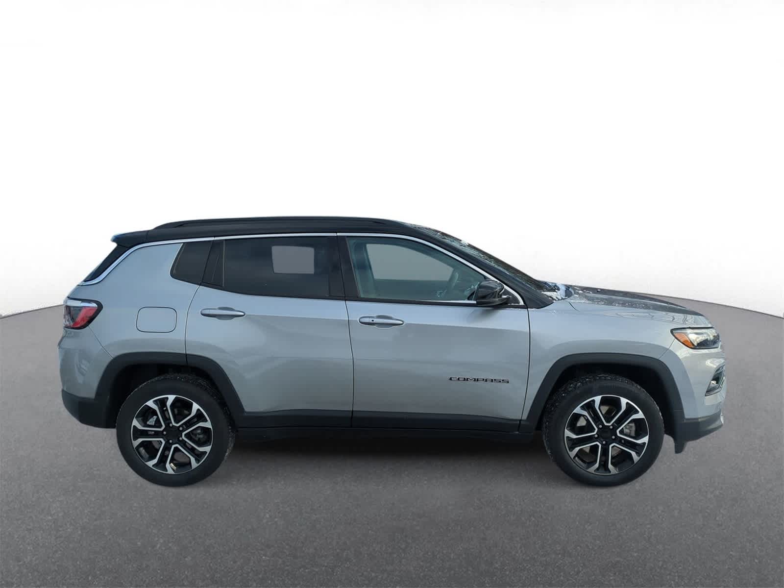 Thumbnail: 2023 Jeep Compass - 9