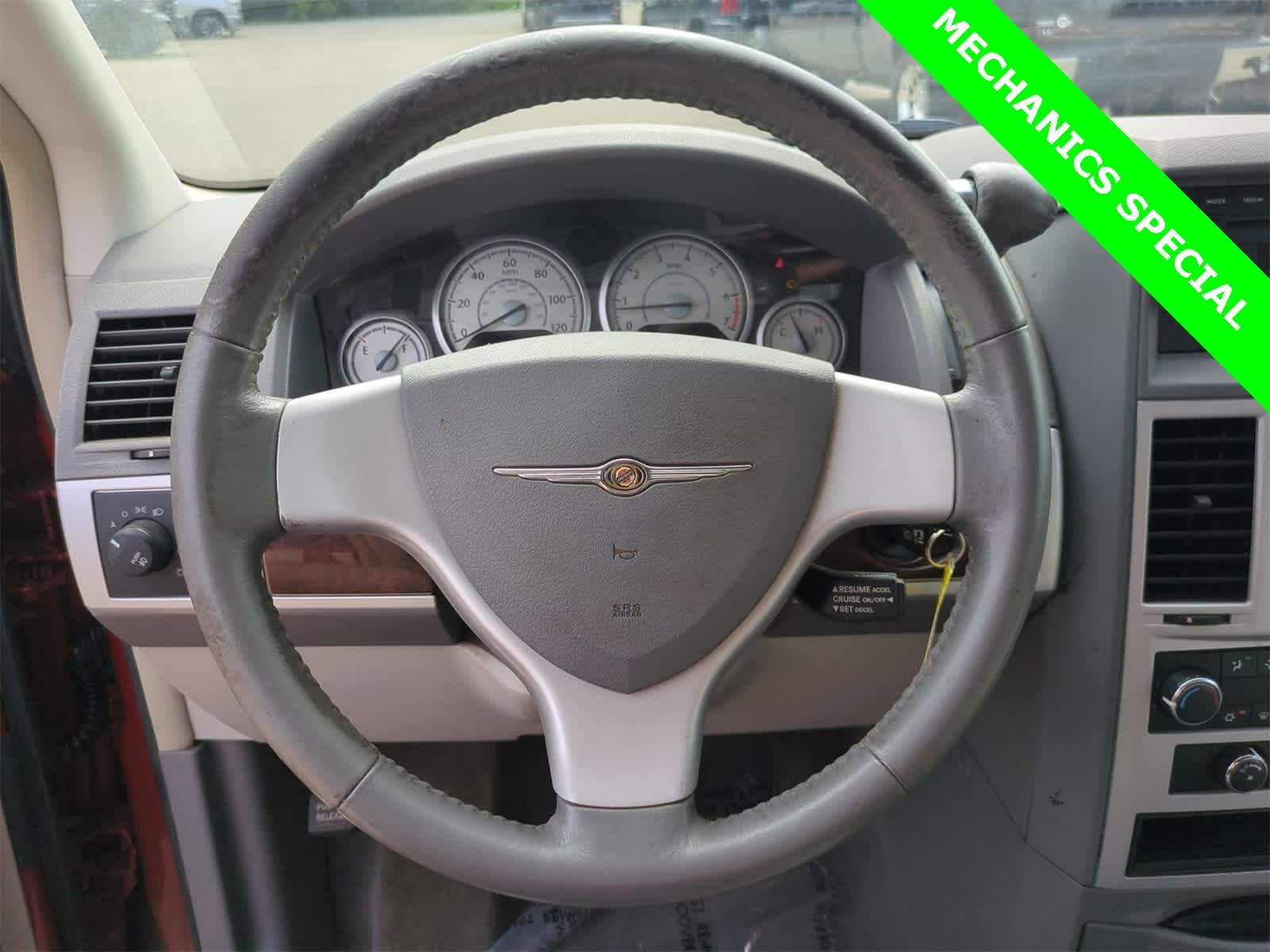 Thumbnail: 2009 Chrysler Town & Country - 20