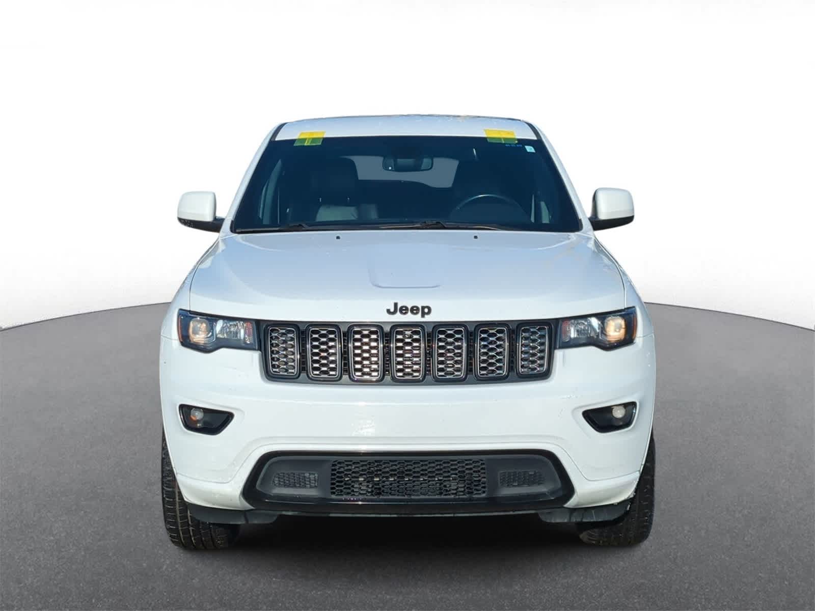 Thumbnail: 2020 Jeep Grand Cherokee - 3