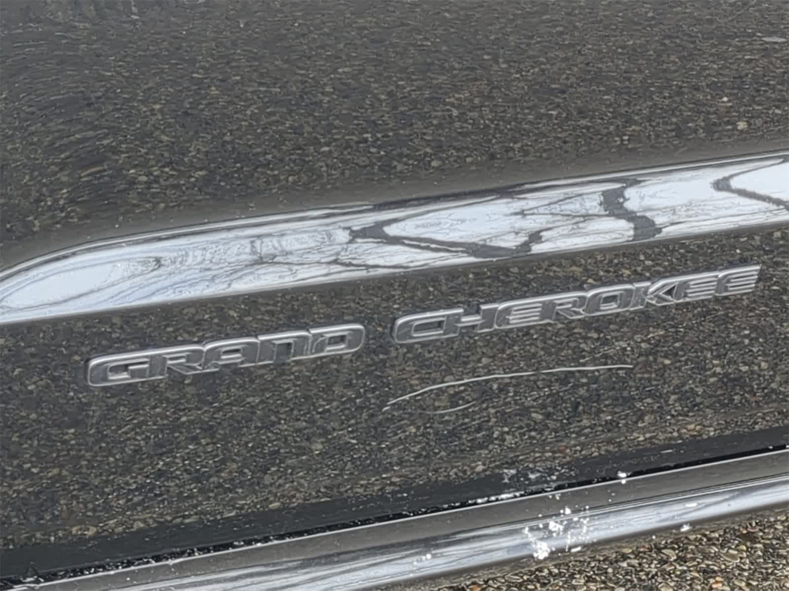 Thumbnail: 2020 Jeep Grand Cherokee - 20