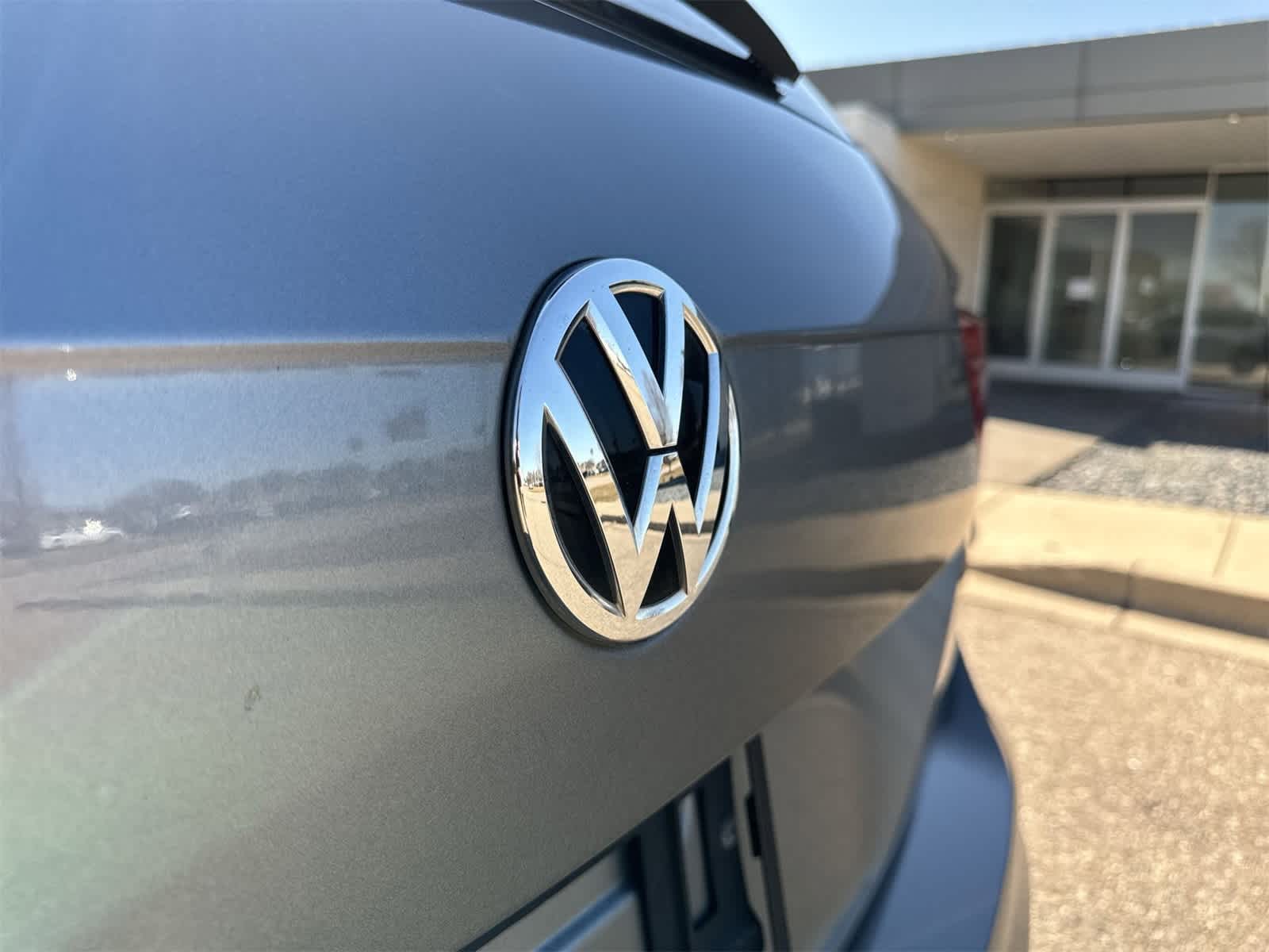 Thumbnail: 2021 Volkswagen Tiguan - 12