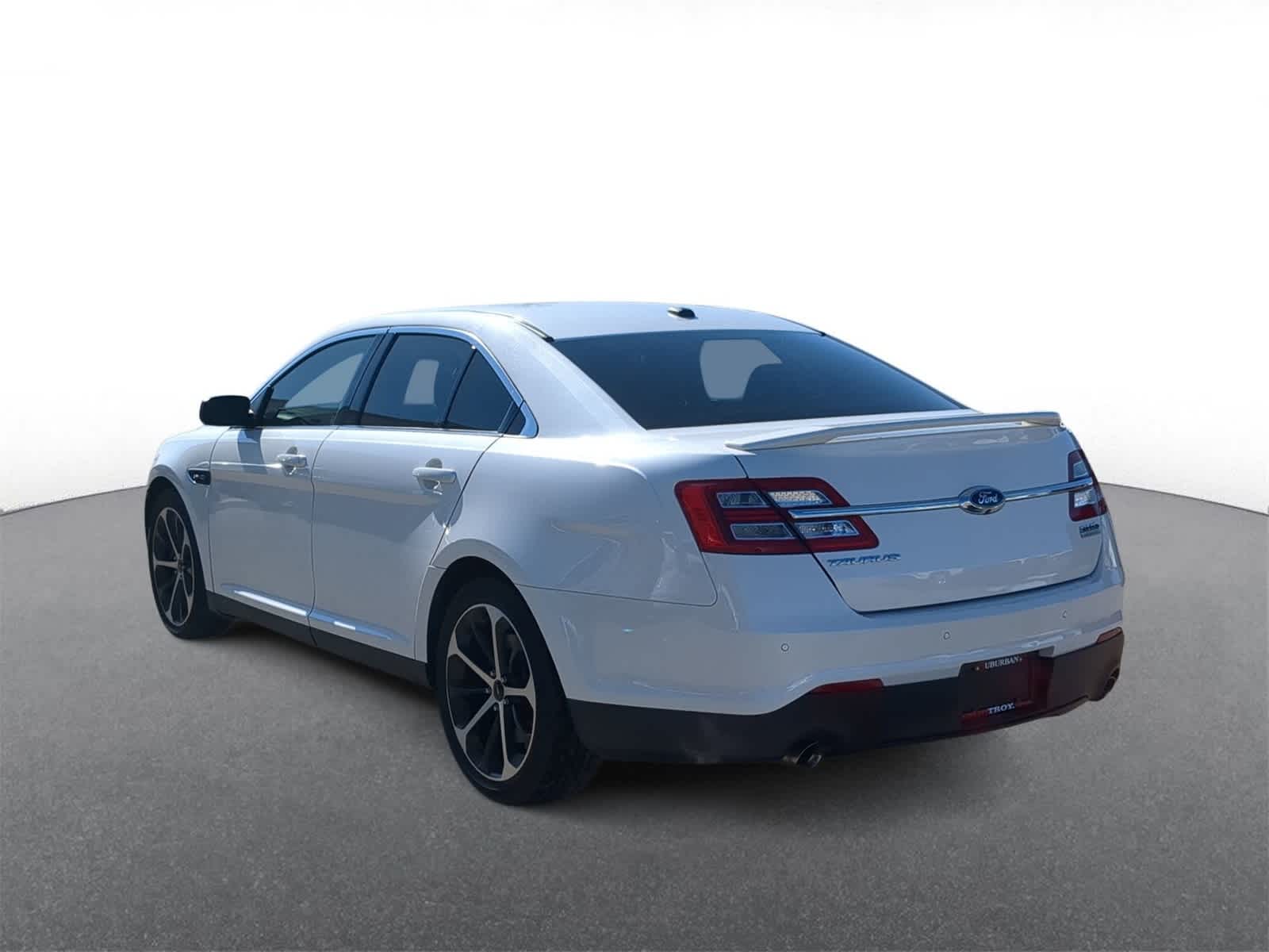 Thumbnail: 2016 Ford Taurus - 6