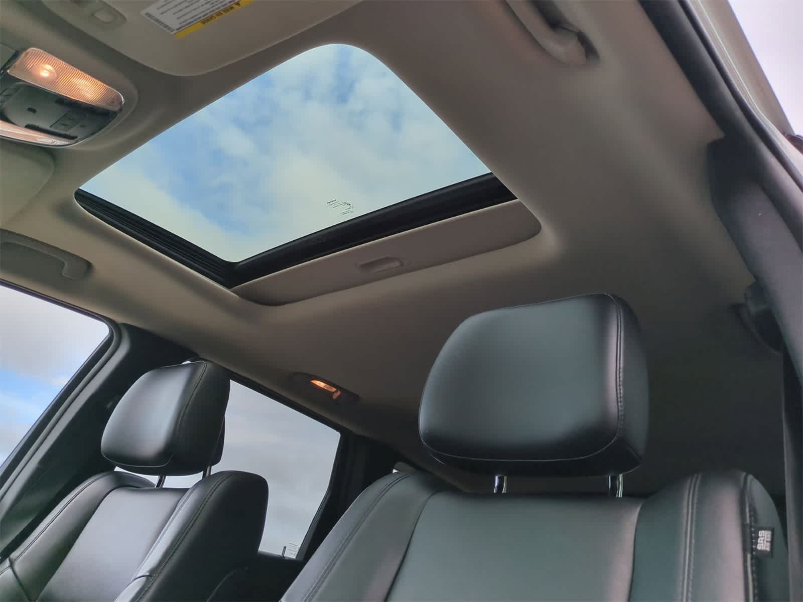 Thumbnail: 2011 Jeep Grand Cherokee - 17