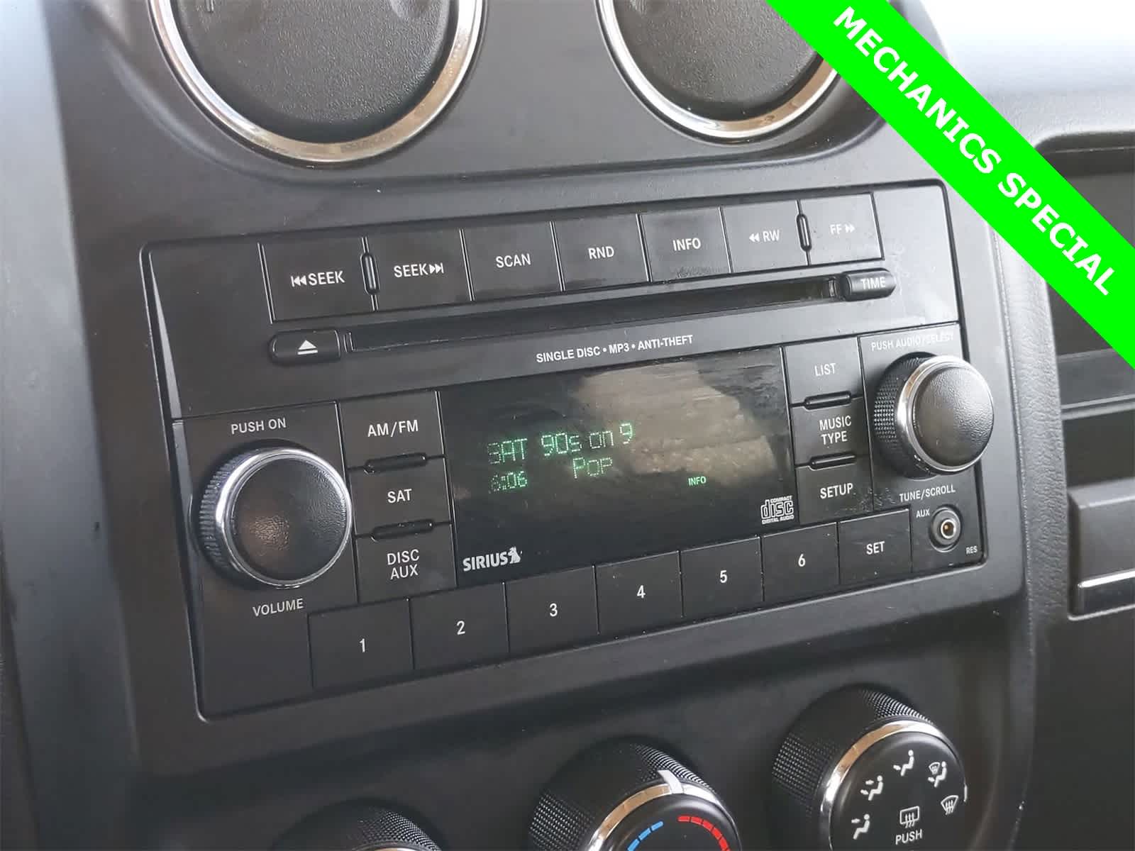Thumbnail: 2015 Jeep Patriot - 27