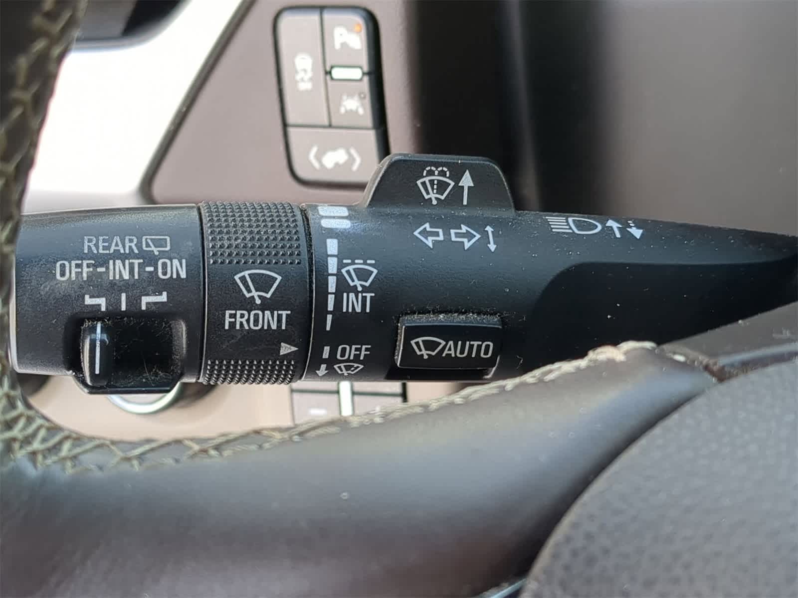 Thumbnail: 2016 Chevrolet Suburban - 34