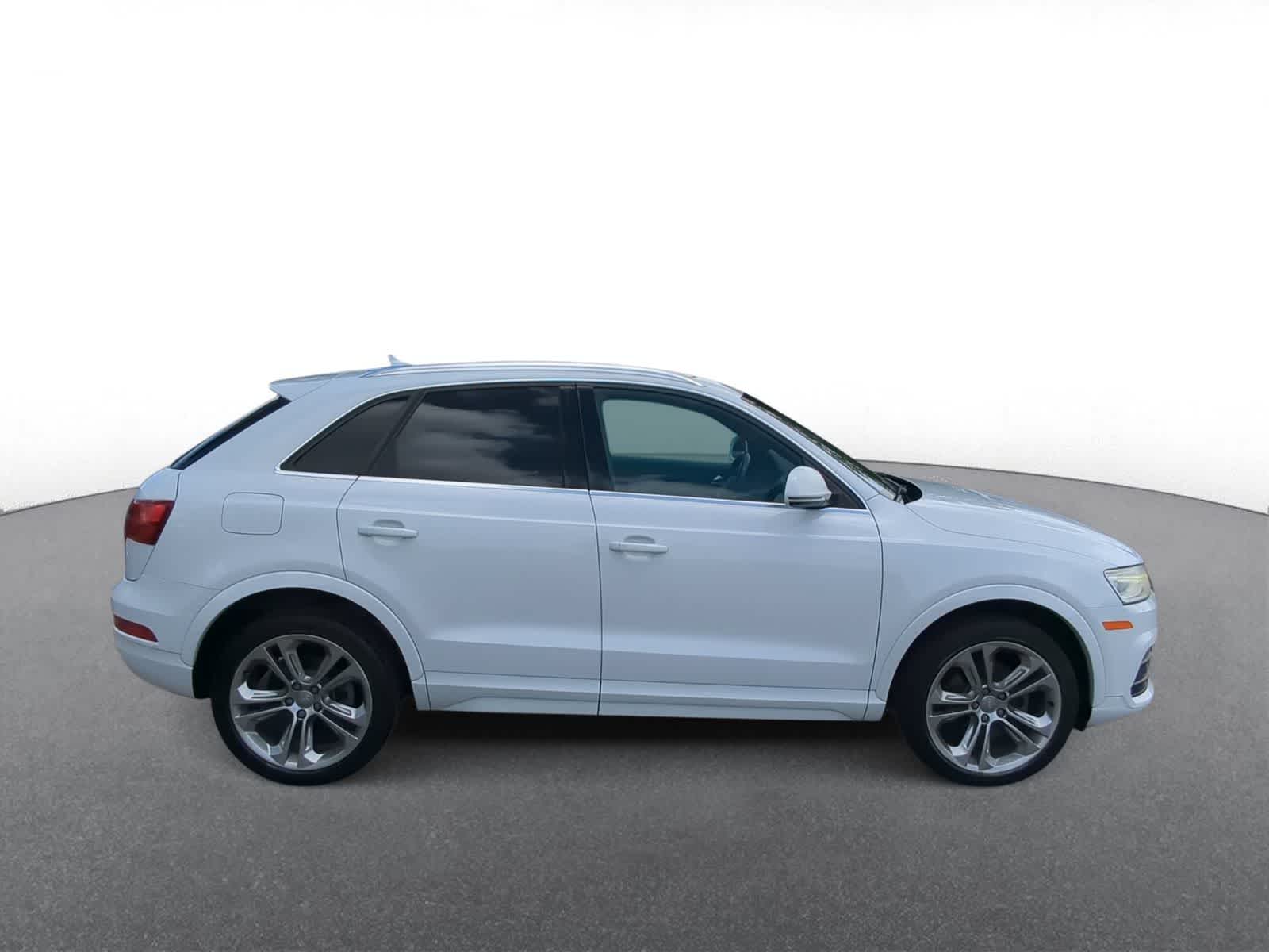 Thumbnail: 2016 Audi Q3 - 9