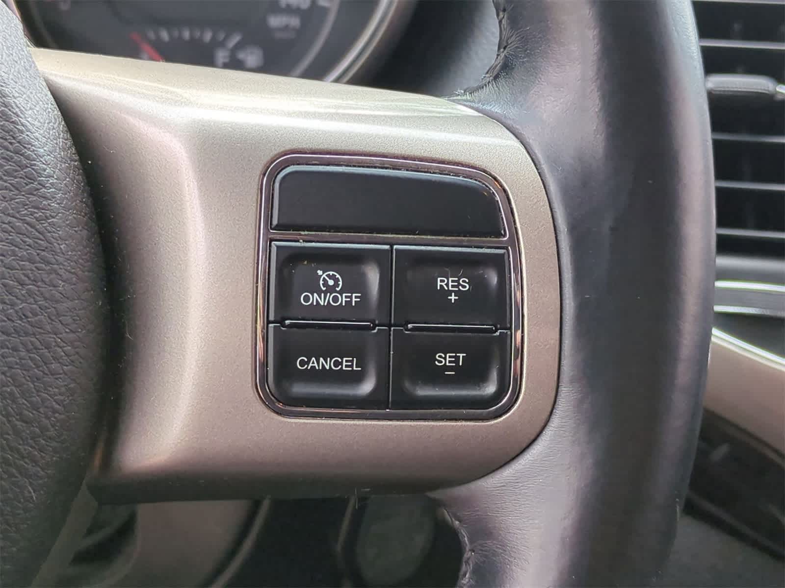 Thumbnail: 2013 Jeep Grand Cherokee - 23
