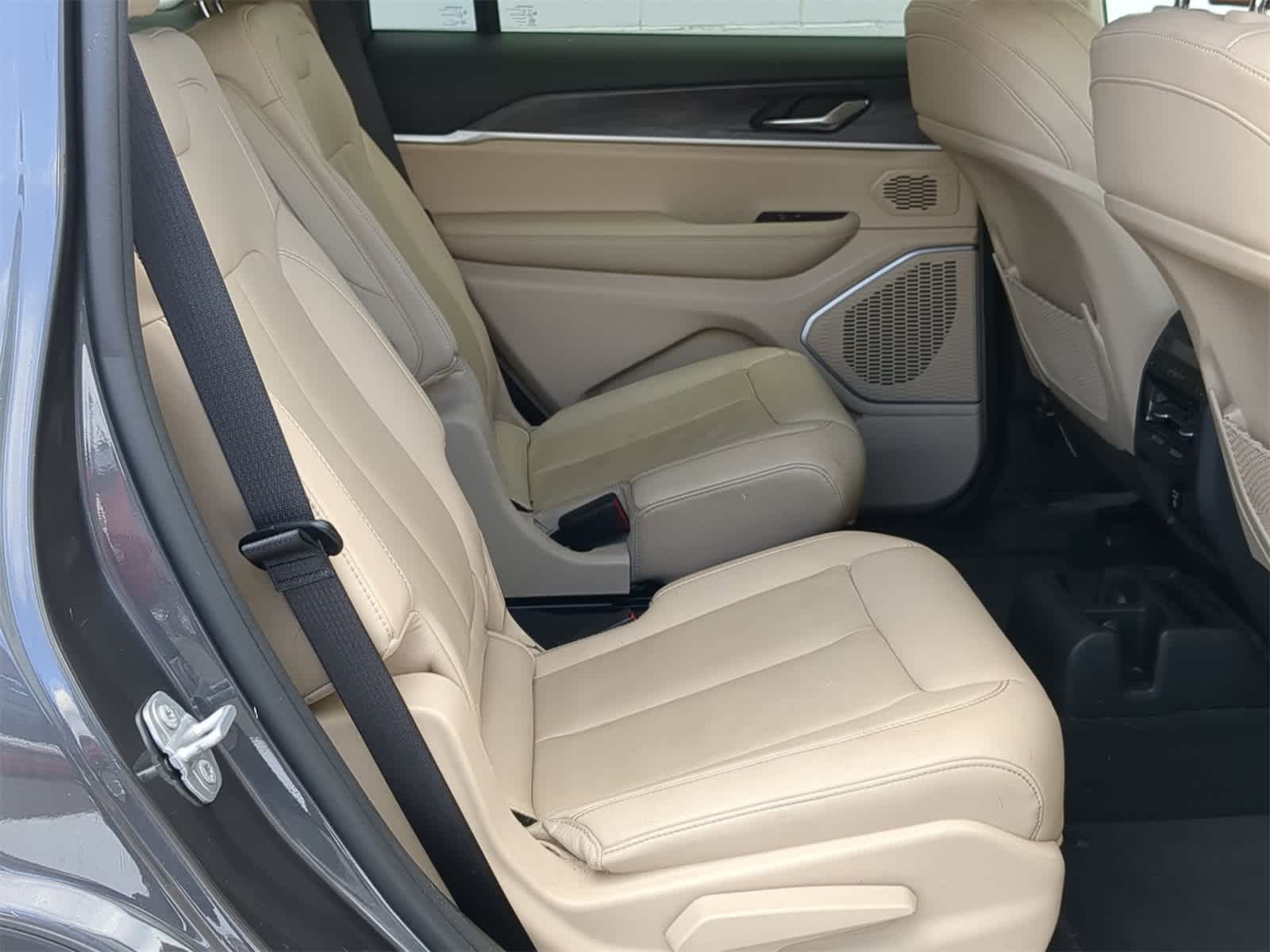 Thumbnail: 2022 Jeep Grand Cherokee L - 27