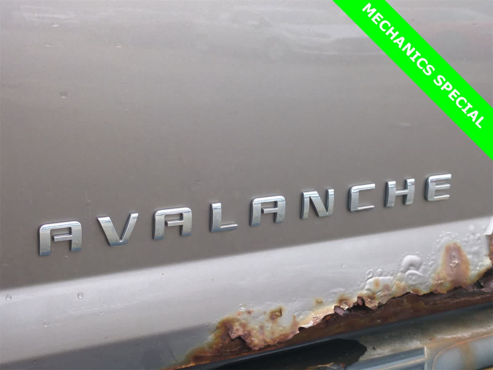 Thumbnail: 2011 Chevrolet Avalanche 1500 - 12