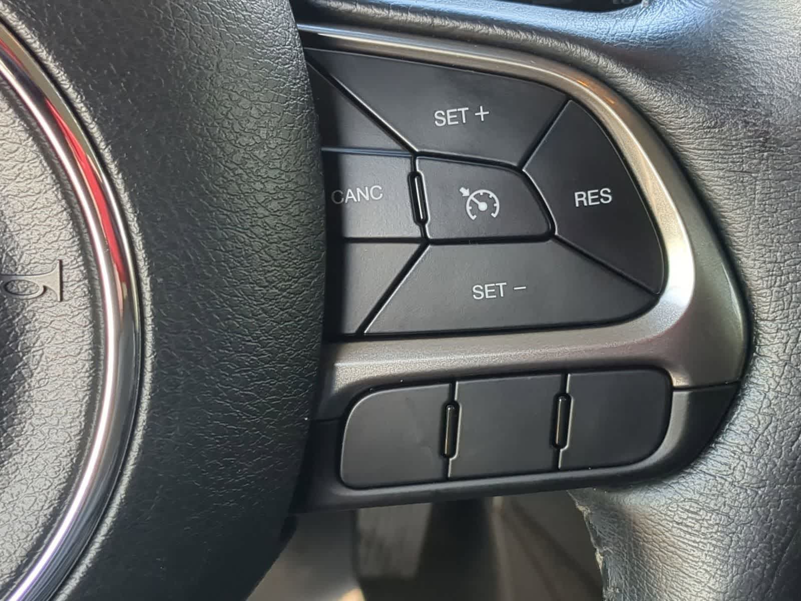 Thumbnail: 2021 Jeep Renegade - 31