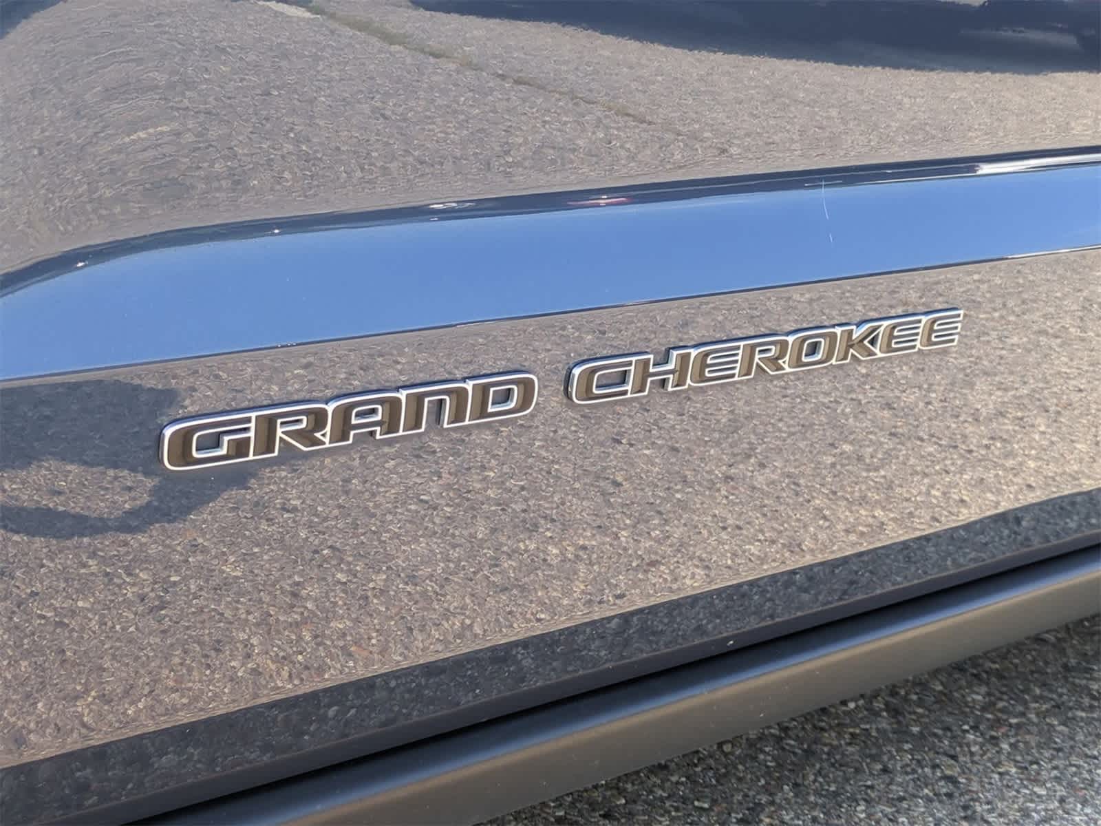 Thumbnail: 2021 Jeep Grand Cherokee - 12