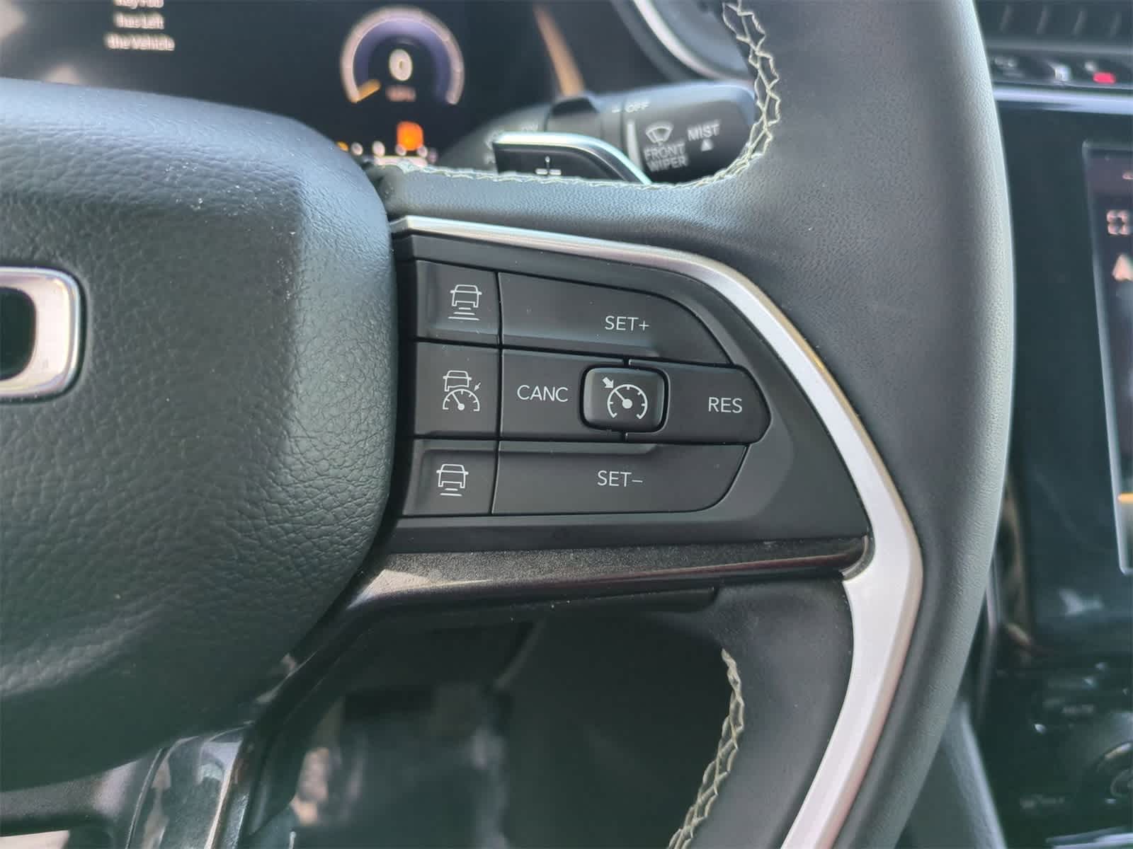 Thumbnail: 2023 Jeep Grand Cherokee L - 24