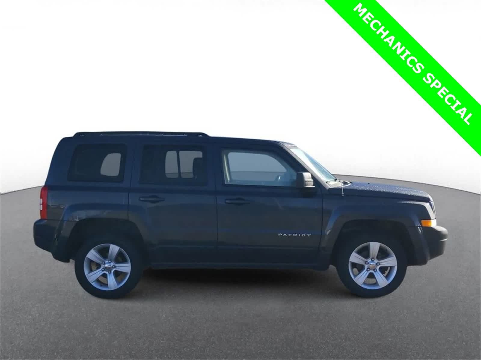 Thumbnail: 2015 Jeep Patriot - 9