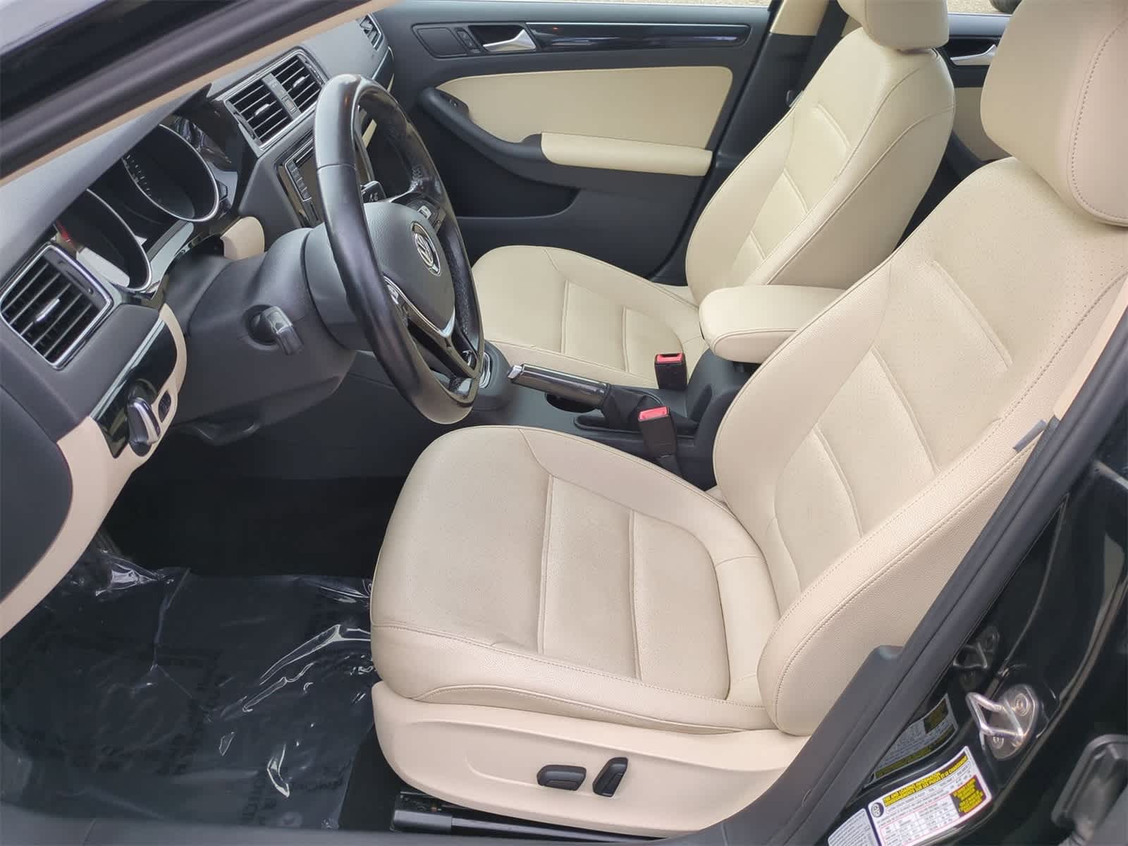 Thumbnail: 2017 Volkswagen Jetta - 16