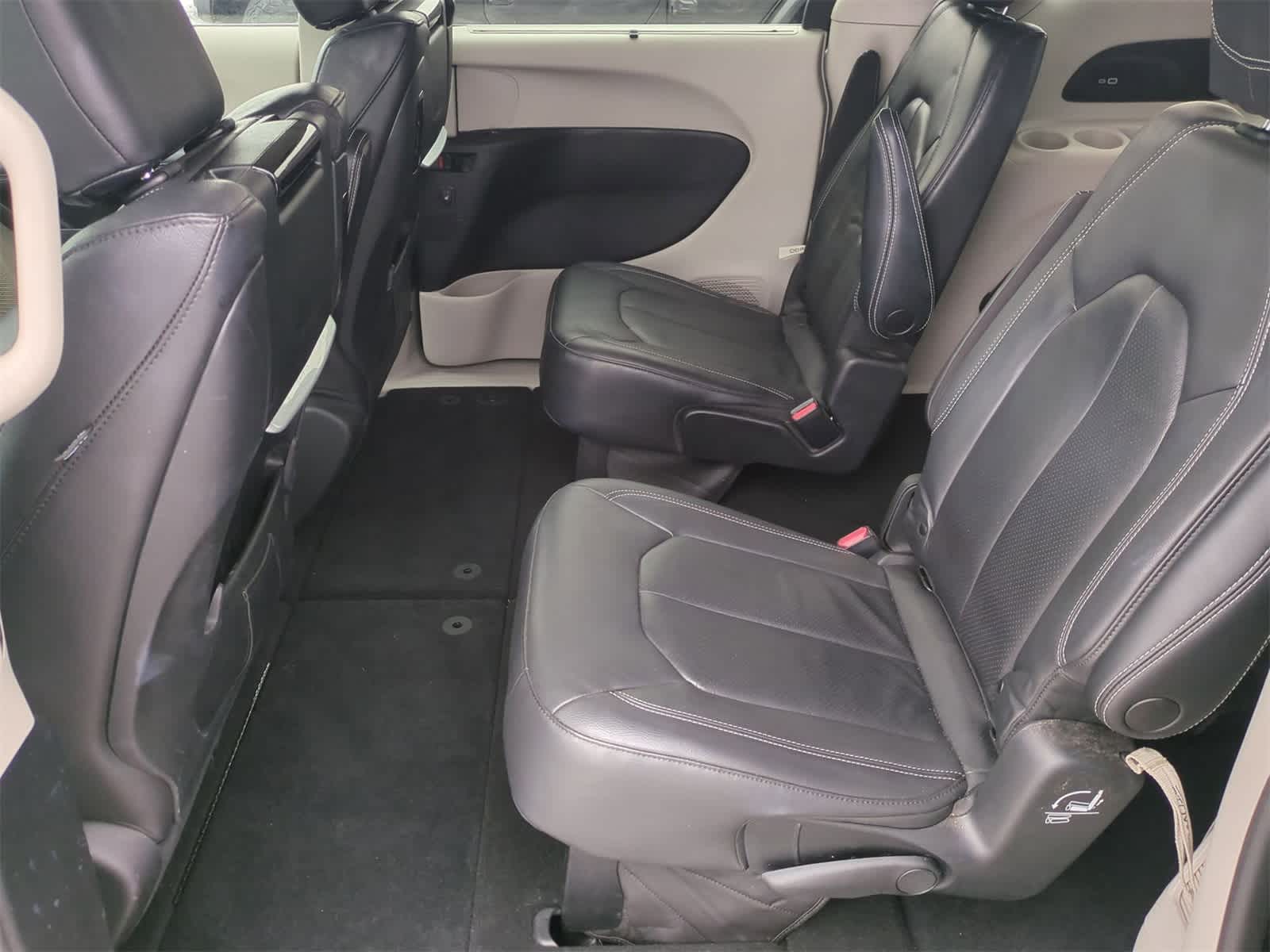 Thumbnail: 2022 Chrysler Pacifica - 19