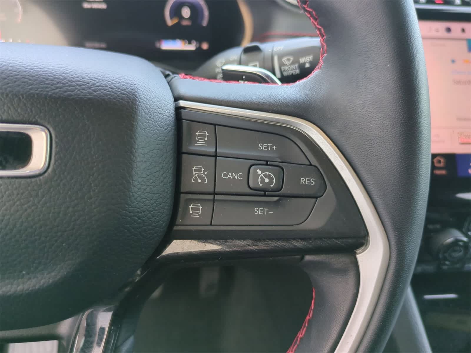 Thumbnail: 2022 Jeep Grand Cherokee - 24