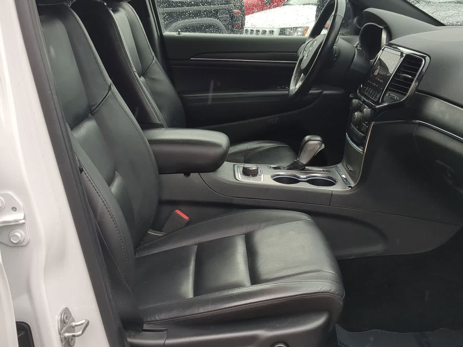 Thumbnail: 2020 Jeep Grand Cherokee - 21