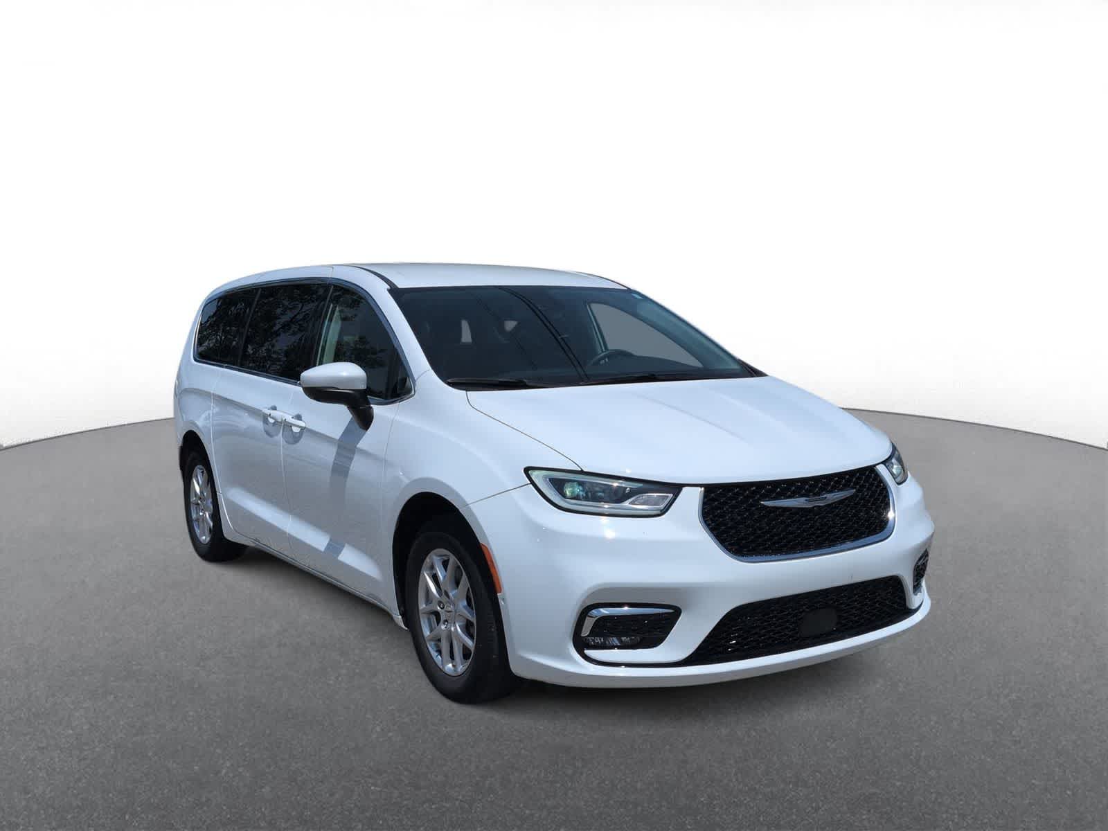 Thumbnail: 2023 Chrysler Pacifica - 2