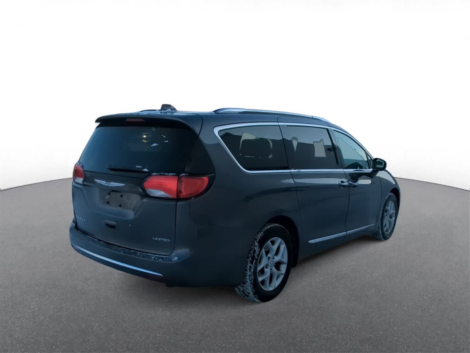 Thumbnail: 2020 Chrysler Pacifica - 8