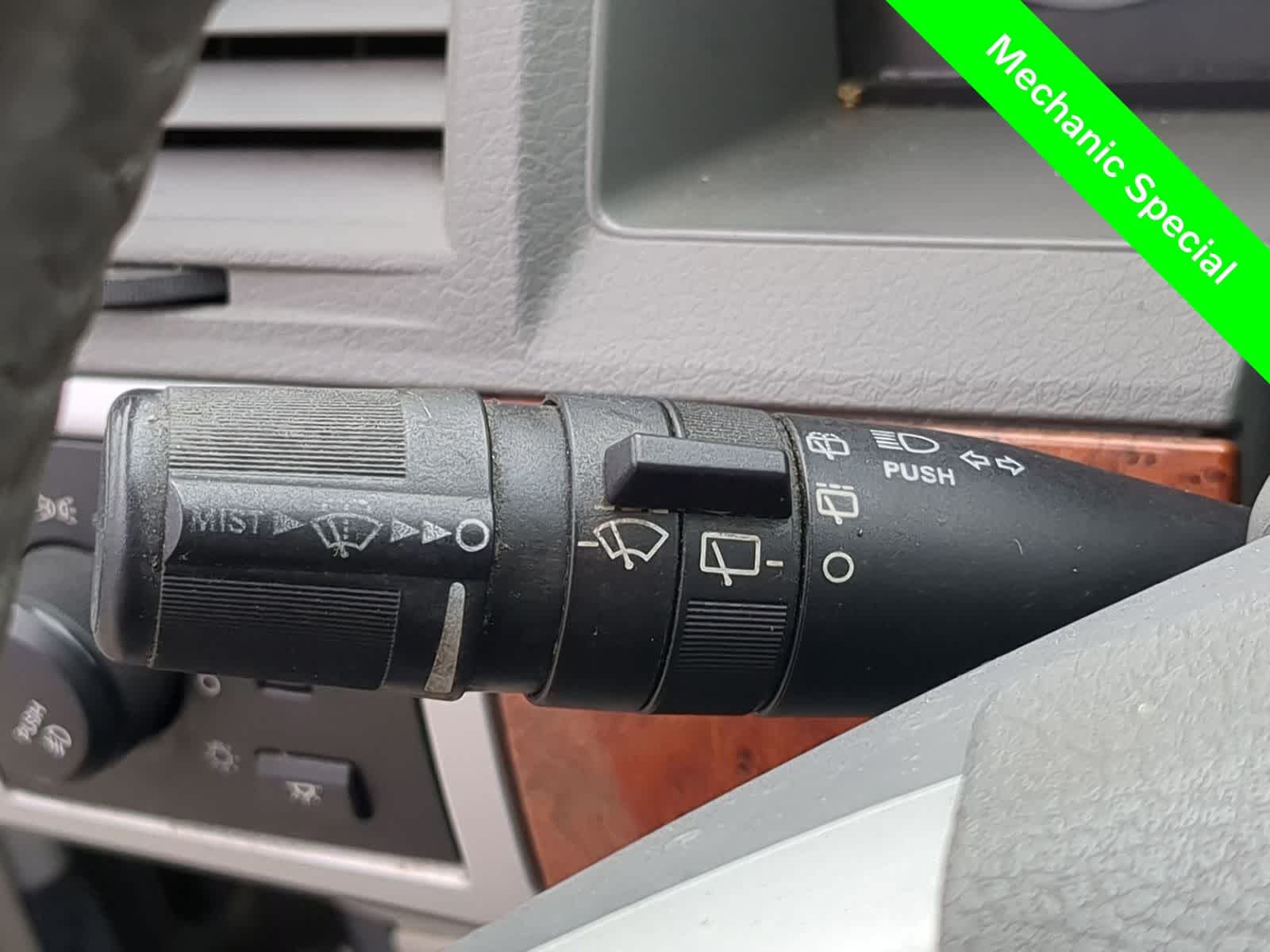 Thumbnail: 2008 Chrysler Town & Country - 23